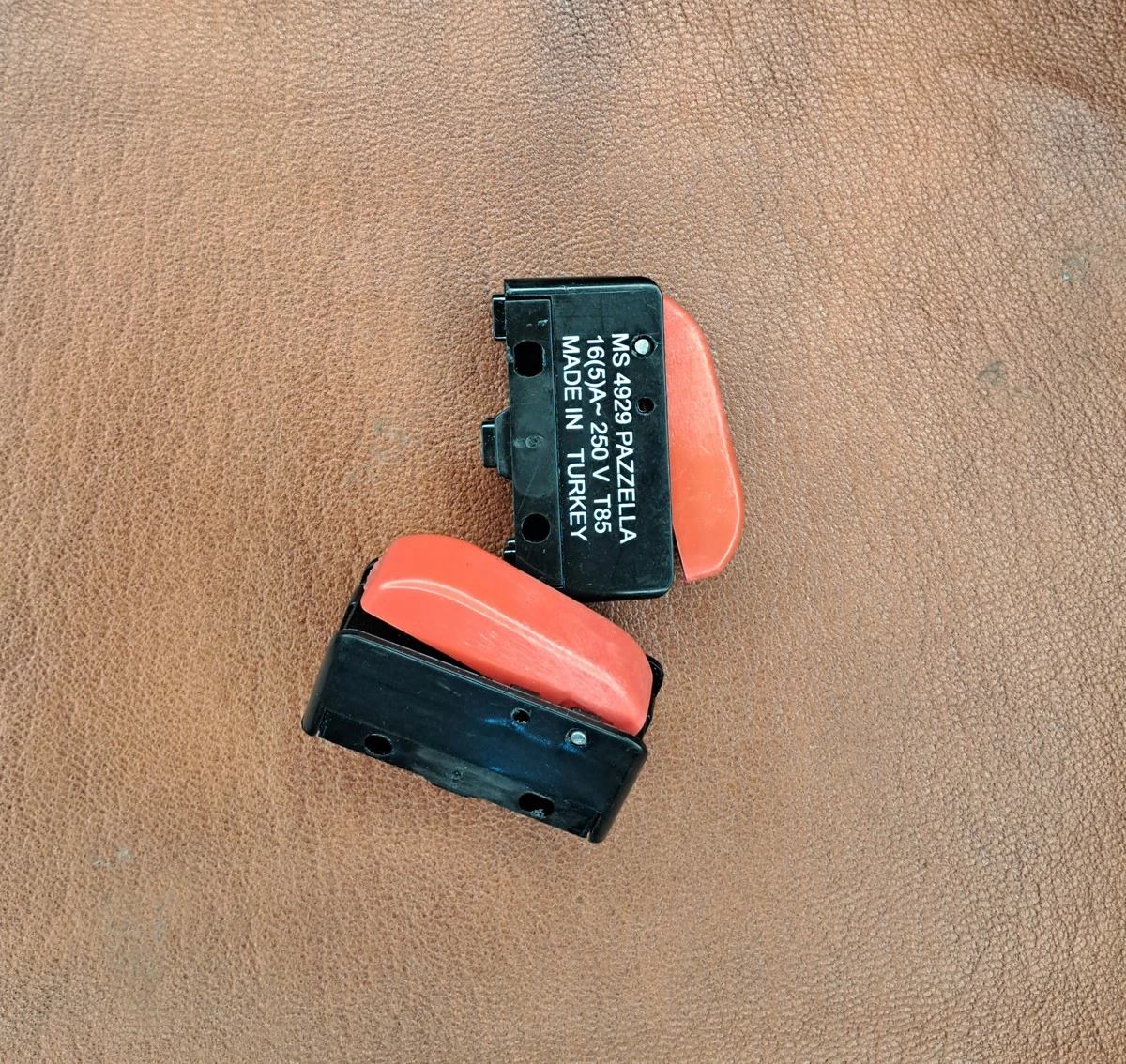 کلید قرمز دسته اتو سیلتر(فابریک)